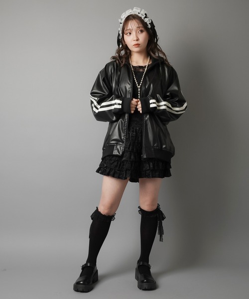 SPINNS(スピンズ)の「リボンレースデザイン シアーハイソックス(ソックス/靴下・レディース・ブラック/ホワイト・ONESIZE)」の7枚目の写真