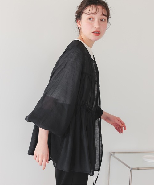 titivate（ティティベイト）の「ティアードシアーチュニックブラウス（シャツ/ブラウス・レディース・オフホワイト/ブラック/グレイッシュベージュ/オレンジ・L/M/S）」の11枚目の写真