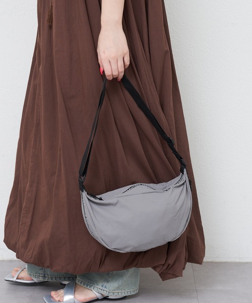 CIAOPANIC TYPY（チャオパニックティピー）の「【2025年S/S新作】【MumME】止水ナイロンハーフムーンショルダーBAG（ショルダーバッグ・レディース・ブラック/グレー/オフホワイト・ONE SIZE）」の3枚目の写真