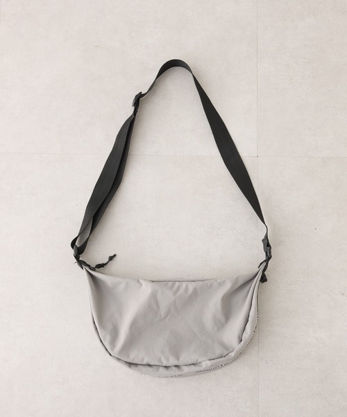 CIAOPANIC TYPY（チャオパニックティピー）の「【2025年S/S新作】【MumME】止水ナイロンハーフムーンショルダーBAG（ショルダーバッグ・レディース・ブラック/グレー/オフホワイト・ONE SIZE）」の13枚目の写真