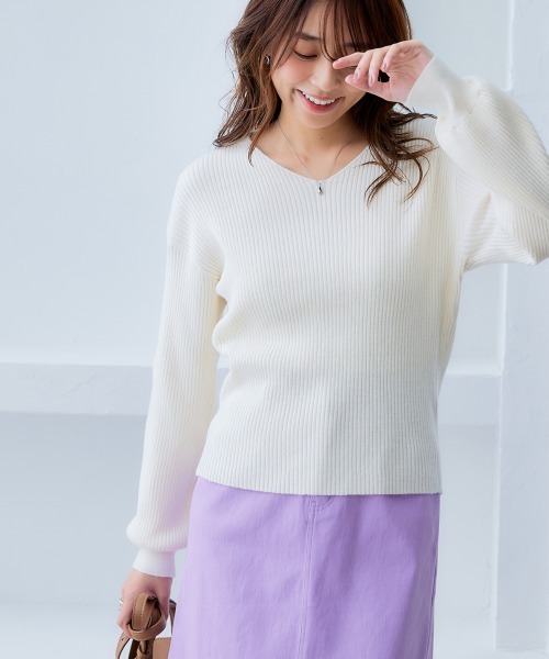 nissen（ニッセン）の「ムースタッチニットVネックリブトップス＜大きいサイズ有＞（ニット/セーター・レディース・オフホワイト/杢グレー/ブラック/ロイヤルブルー/ピンク/ベージュ系・M/S/3L/LL/L）」の10枚目の写真