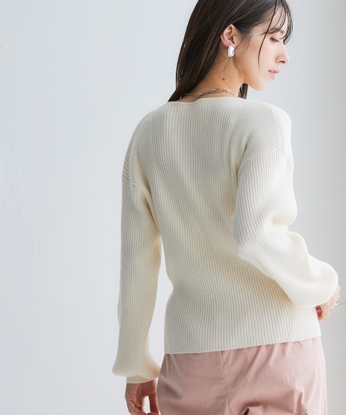nissen（ニッセン）の「ムースタッチニットVネックリブトップス＜大きいサイズ有＞（ニット/セーター・レディース・オフホワイト/杢グレー/ブラック/ロイヤルブルー/ピンク/ベージュ系・M/S/3L/LL/L）」の14枚目の写真