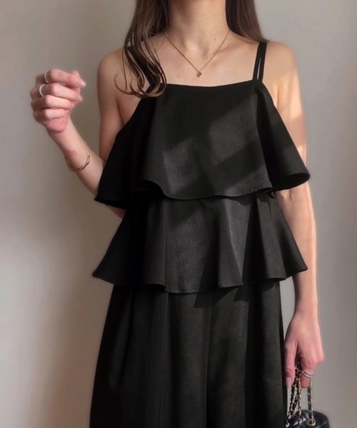 JUNOAH（ジュノア）の「タックフリルサロペット（サロペット/オーバーオール・レディース・チャコール/アイボリー/ブラック・X-LARGE/LARGE/MEDIUM）」の6枚目の写真