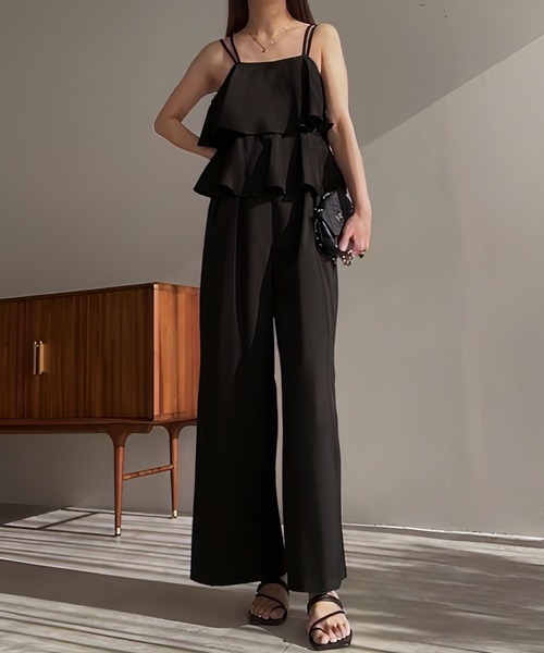 JUNOAH（ジュノア）の「タックフリルサロペット（サロペット/オーバーオール・レディース・チャコール/アイボリー/ブラック・X-LARGE/LARGE/MEDIUM）」の7枚目の写真