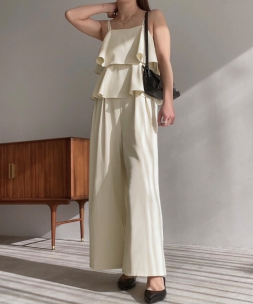 JUNOAH（ジュノア）の「タックフリルサロペット（サロペット/オーバーオール・レディース・チャコール/アイボリー/ブラック・X-LARGE/LARGE/MEDIUM）」の11枚目の写真