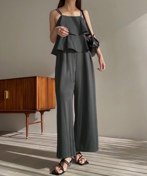 JUNOAH（ジュノア）の「タックフリルサロペット（サロペット/オーバーオール・レディース・チャコール/アイボリー/ブラック・X-LARGE/LARGE/MEDIUM）」の14枚目の写真