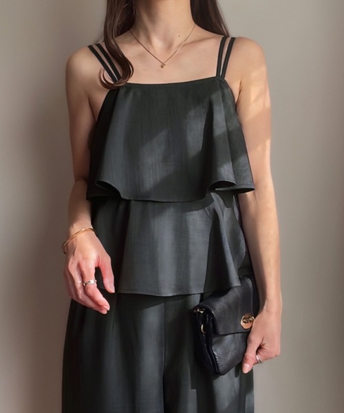 JUNOAH（ジュノア）の「タックフリルサロペット（サロペット/オーバーオール・レディース・チャコール/アイボリー/ブラック・X-LARGE/LARGE/MEDIUM）」の15枚目の写真