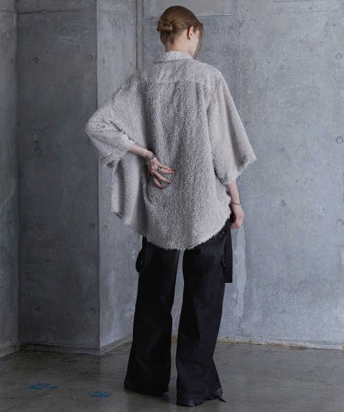 SERACE（セラス）の「【SERACE】Loose silhouette jacquard shaggy sheer short sleeve shirt / ルーズシルエットジャガードシャギーシアー半袖シャツ（シャツ/ブラウス・メンズ・ホワイト/ブラック/グレイッシュブルー・S/L/M）」の17枚目の写真