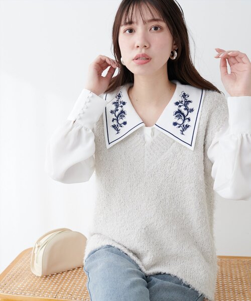 natural couture(ナチュラルクチュール)の「【WEB限定】配色刺繍衿レトロブラウス(シャツ/ブラウス・レディース・サックスブルー/オフホワイト/ブラウン・FREE)」の6枚目の写真