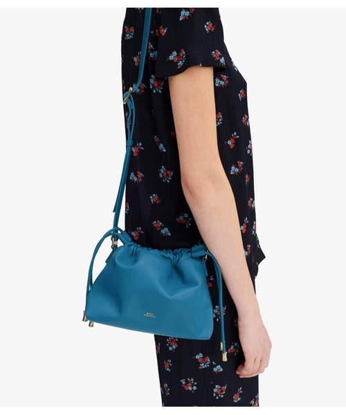 A.P.C.（アーペーセー）の「SAC NINON MINI（ショルダーバッグ・レディース・ブラック/ブラウン系その他/ブルー・ONESIZE）」の3枚目の写真