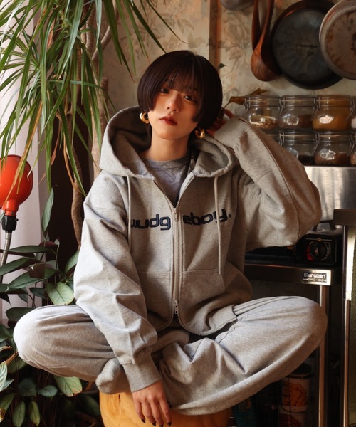 WudgeBoy（ワッジボーイ）の「basic logo zip foodie（パーカー・メンズ・アイボリー/ネイビー系/ピンク/イエロー/グレー/スミクロ・SMALL/LARGE/MEDIUM）」の19枚目の写真