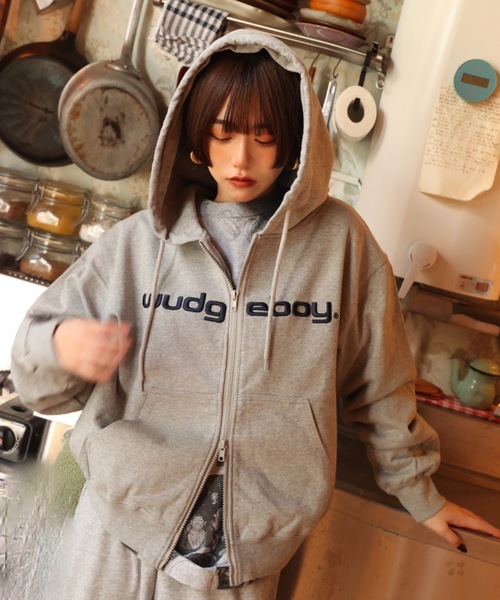 WudgeBoy（ワッジボーイ）の「basic logo zip foodie（パーカー・メンズ・アイボリー/ネイビー系/ピンク/イエロー/グレー/スミクロ・SMALL/LARGE/MEDIUM）」の20枚目の写真