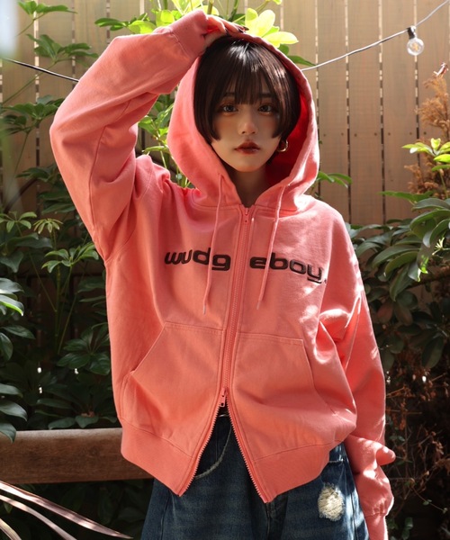 WudgeBoy（ワッジボーイ）の「basic logo zip foodie（パーカー・メンズ・アイボリー/ネイビー系/ピンク/イエロー/グレー/スミクロ・SMALL/LARGE/MEDIUM）」の22枚目の写真