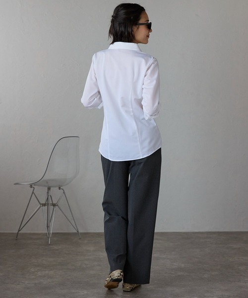 etre pret(エトレプレ)の「ストレッチ長袖レギュラーカラーシャツ(ビジネスシャツ・レディース・ホワイト/ピンク/ブルー・9号/13号/5号/7号/15号/11号)」の15枚目の写真
