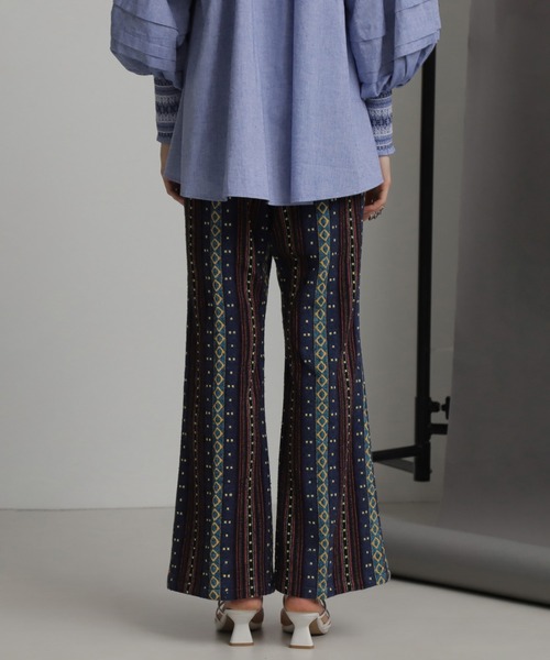 ROSE BUD（ローズバッド）の「(mag.by c)JACQUARD FLARE PANTS