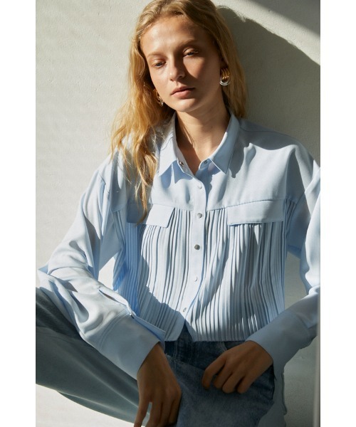 Estella.K(エステラケー)の「Julia Pleated Shirt プリーツショートシャツ(シャツ/ブラウス・レディース・ホワイト/サックスブルー・FREE)」の14枚目の写真