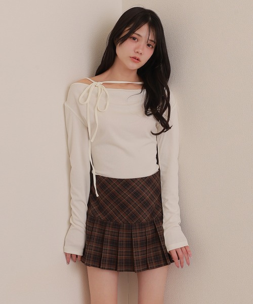 M DOLLY(エムドリー)の「choker ribbon tops/チョーカーリボントップス(Tシャツ/カットソー・レディース・ブラック/ホワイト・S/M)」の3枚目の写真