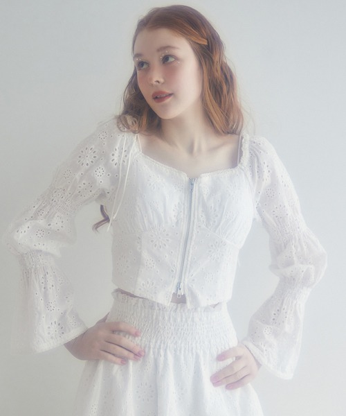 Seemi. byNICECLAUP( シーミーバイナイスクラップ)の「【Seemi. 】シャーリングリボントップス(シャツ/ブラウス・レディース・オフホワイト/ピンク/ブルー系その他/ドット・FREE)」の2枚目の写真