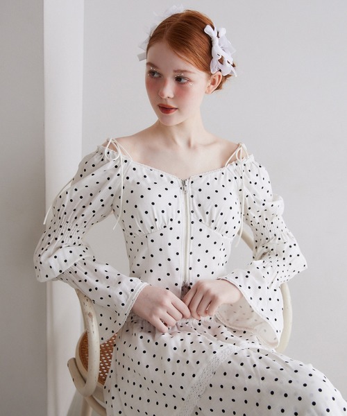 Seemi. byNICECLAUP( シーミーバイナイスクラップ)の「【Seemi. 】シャーリングリボントップス(シャツ/ブラウス・レディース・オフホワイト/ピンク/ブルー系その他/ドット・FREE)」の4枚目の写真