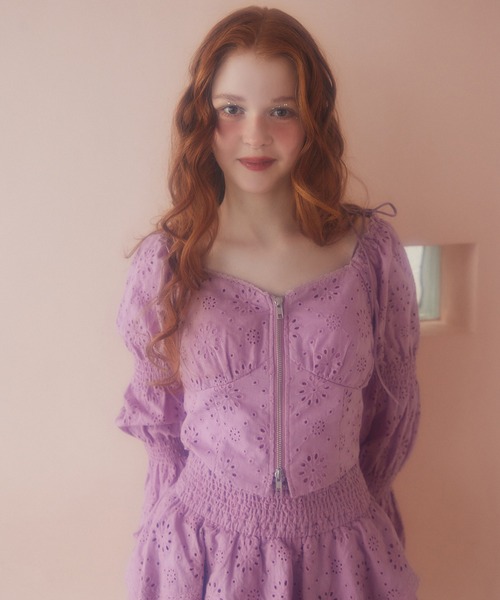 Seemi. byNICECLAUP( シーミーバイナイスクラップ)の「【Seemi. 】シャーリングリボントップス(シャツ/ブラウス・レディース・オフホワイト/ピンク/ブルー系その他/ドット・FREE)」の3枚目の写真