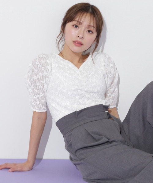 JILL by JILL STUART(ジルバイジルスチュアート)の「◇ギャザースリーブレースTシャツ(Tシャツ/カットソー・レディース・ホワイト/ブラック・FREE)」の1枚目の写真