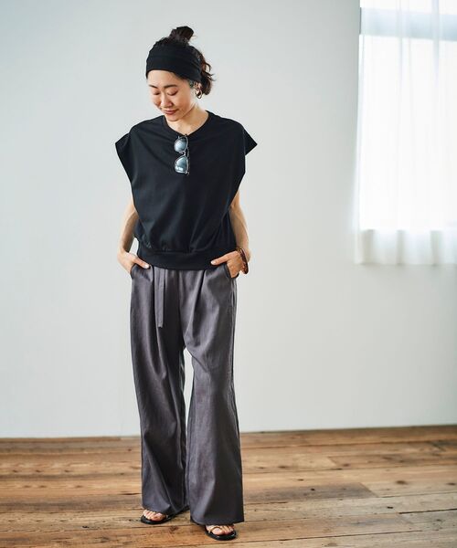 le.coeur blanc(ルクールブラン)の「コットンタックショルダーTシャツ(Tシャツ/カットソー・レディース・パープル/オフホワイト/ダークグレー/ブラック/サックスブルー・38)」の6枚目の写真