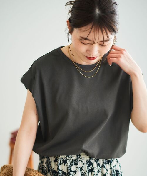 le.coeur blanc(ルクールブラン)の「コットンタックショルダーTシャツ(Tシャツ/カットソー・レディース・パープル/オフホワイト/ダークグレー/ブラック/サックスブルー・38)」の11枚目の写真