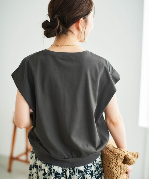 le.coeur blanc(ルクールブラン)の「コットンタックショルダーTシャツ(Tシャツ/カットソー・レディース・パープル/オフホワイト/ダークグレー/ブラック/サックスブルー・38)」の14枚目の写真