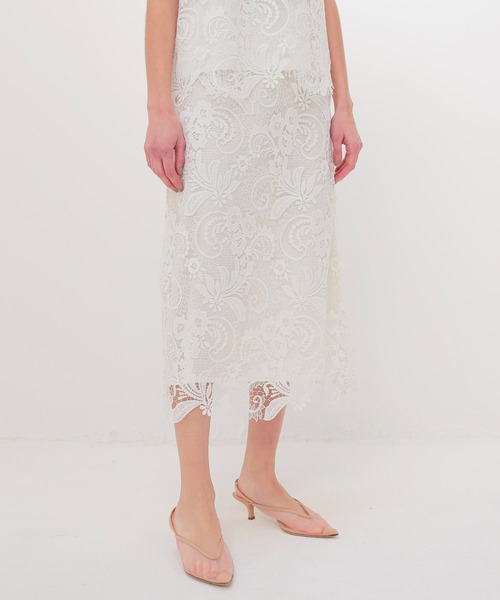 DRESSLAVE（ドレスレイブ）の「motief lace midi skirt(モチーフレースミディスカート)（スカート・レディース・ホワイト/ネイビー・38/36）」の2枚目の写真