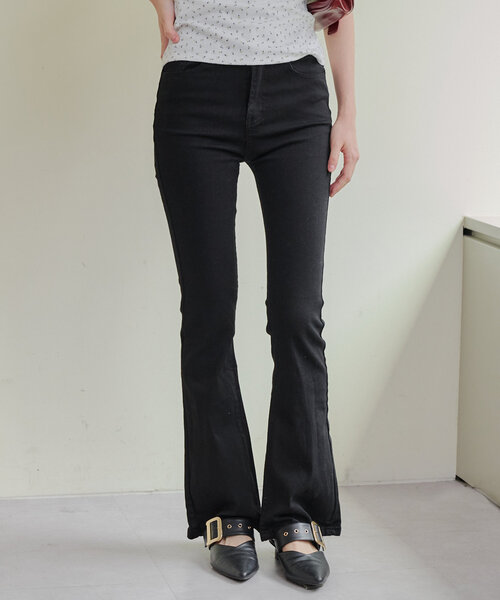 Another Branch olive des olive(アナザーブランチオリーブデオリーブ)の「【伸縮性あり / 脚長美脚シルエット】セミフレアデニム(デニムパンツ・レディース・その他/ブラック・SMALL/MEDIUM/FREE)」の15枚目の写真
