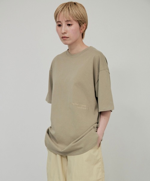 lit（リット）の「Embroidery Loose TEE（Tシャツ/カットソー・レディース・オフホワイト/ダークグリーン/カーキ/ブラウン・FREE）」の4枚目の写真