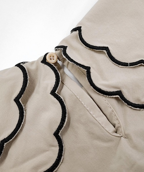 TeddyShop（テディショップ）の「【UVカット率99％以上】レディース水着 長袖パイピングダブルフリルビッグカラーラッシュガードトップス（ラッシュガード・レディース・ホワイト/ベージュ/ブラック・LL/M/L/S）」の16枚目の写真