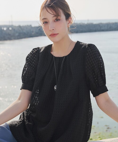Tiaclasse(ティアクラッセ)の「シアーチェックパフスリーブチュニック(シャツ/ブラウス・レディース・ネイビー/ブラック/オフホワイト/ブルー・S/L/M)」の15枚目の写真