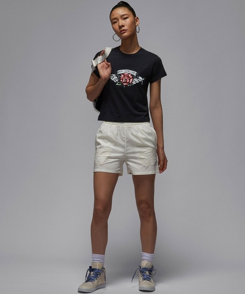JORDAN BRAND（ジョーダンブランド）の「JORDAN BRAND AS W J FLT SS SHGF GFX TEE TT / ジョーダン ブランド ウィメンズ ジョーダン FLT SHGF GFX S/S Tシャツ TT / NIKE【SP】（Tシャツ/カットソー・レディース・ブラック・XS/M/S）」の2枚目の写真