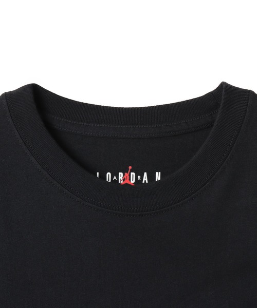 JORDAN BRAND（ジョーダンブランド）の「JORDAN BRAND AS W J FLT SS SHGF GFX TEE TT / ジョーダン ブランド ウィメンズ ジョーダン FLT SHGF GFX S/S Tシャツ TT / NIKE【SP】（Tシャツ/カットソー・レディース・ブラック・XS/M/S）」の4枚目の写真