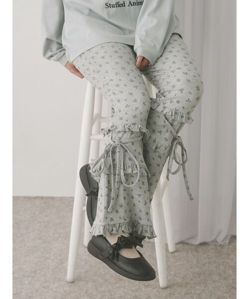 merry jenny（メリージェニー）の「floralフリルリブフレアパンツ（スウェットパンツ・レディース・アイボリー/グレー・FREE）」の22枚目の写真