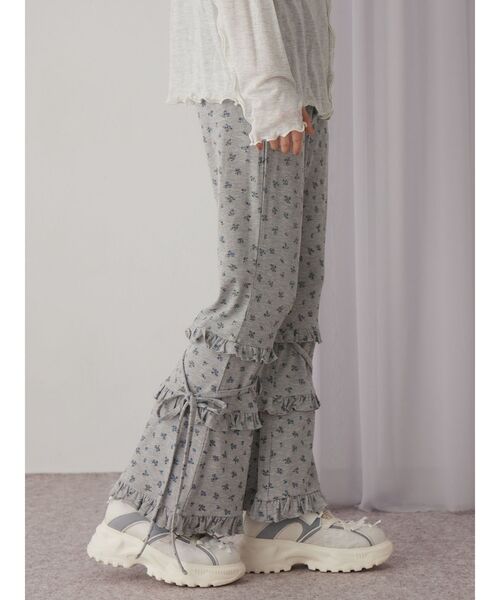 merry jenny（メリージェニー）の「floralフリルリブフレアパンツ（スウェットパンツ・レディース・アイボリー/グレー・FREE）」の18枚目の写真