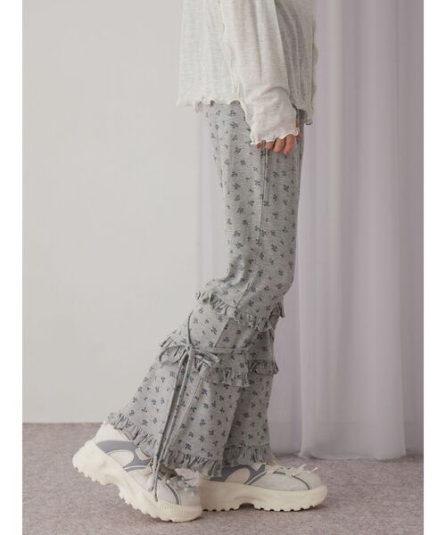 merry jenny（メリージェニー）の「floralフリルリブフレアパンツ（スウェットパンツ・レディース・アイボリー/グレー・FREE）」の17枚目の写真