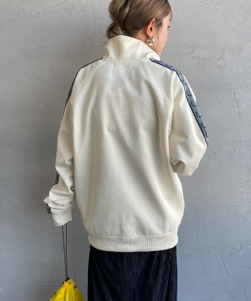 FRED PERRY（フレッドペリー）の「[FRED PERRY/フレッドペリー] コントラストテープ トラックジャケット（ジャージ・レディース・キナリ/ブラック/ネイビー・M/S/XL/L）」の19枚目の写真