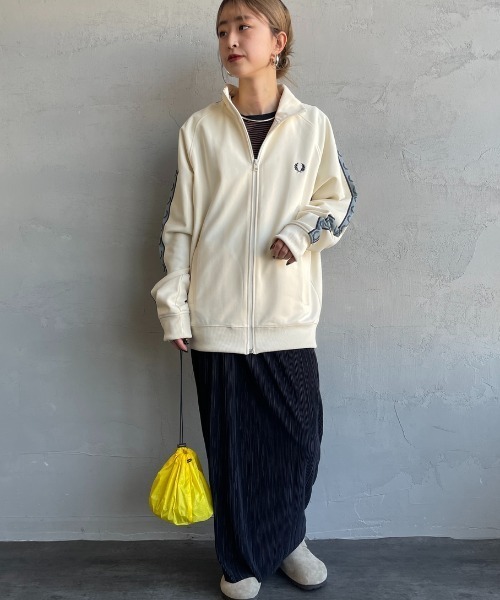 FRED PERRY（フレッドペリー）の「[FRED PERRY/フレッドペリー] コントラストテープ トラックジャケット（ジャージ・レディース・キナリ/ブラック/ネイビー・M/S/XL/L）」の20枚目の写真