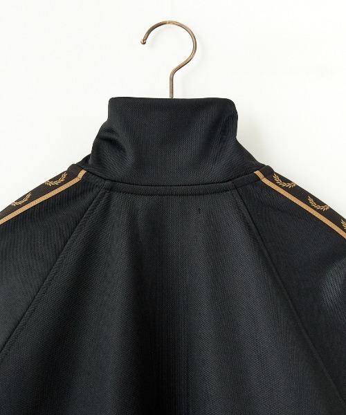 FRED PERRY（フレッドペリー）の「[FRED PERRY/フレッドペリー] コントラストテープ トラックジャケット（ジャージ・レディース・キナリ/ブラック/ネイビー・M/S/XL/L）」の6枚目の写真
