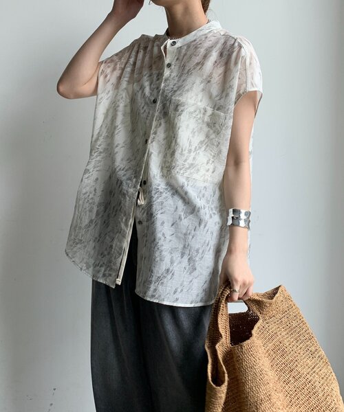 DouDou(ドゥドゥ)の「【WEB限定】シアープリントフレンチシャツ(シャツ/ブラウス・レディース・ブラック/オフホワイト・FREE)」の10枚目の写真