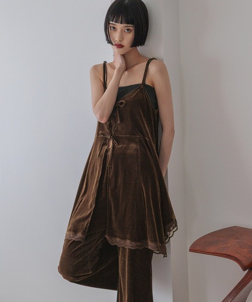 LOWRYS FARM（ローリーズファーム）の「２ＷＡＹカットベロアミニワンピース　578265（ワンピース・レディース・ブラック/ベージュ/ブラウン・FREE）」の9枚目の写真