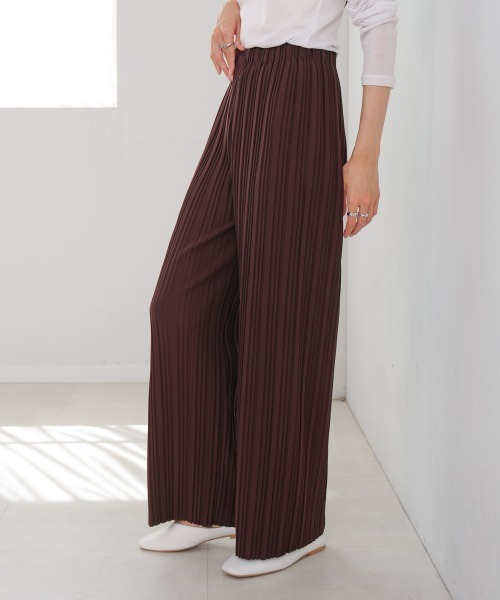 Bab（バブ）の「【サイズ展開あり】ランダムプリーツパンツ（その他パンツ・レディース・ブラック/グレイッシュベージュ/チャコールグレー/ダークブラウン・M/L）」の3枚目の写真