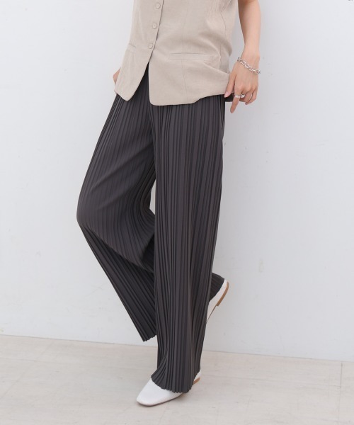 Bab（バブ）の「【サイズ展開あり】ランダムプリーツパンツ（その他パンツ・レディース・ブラック/グレイッシュベージュ/チャコールグレー/ダークブラウン・M/L）」の14枚目の写真