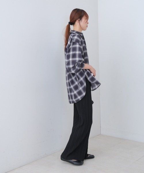 Bab（バブ）の「【サイズ展開あり】ランダムプリーツパンツ（その他パンツ・レディース・ブラック/グレイッシュベージュ/チャコールグレー/ダークブラウン・M/L）」の16枚目の写真