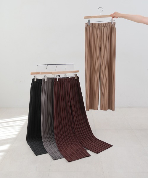Bab（バブ）の「【サイズ展開あり】ランダムプリーツパンツ（その他パンツ・レディース・ブラック/グレイッシュベージュ/チャコールグレー/ダークブラウン・M/L）」の21枚目の写真