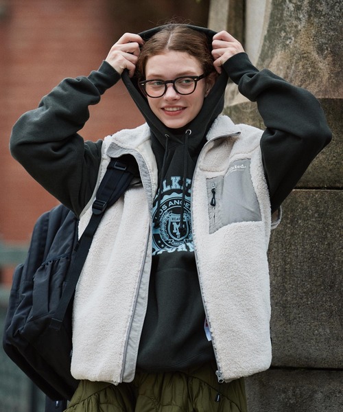 MILKFED.（ミルクフェド）の「LOGO BOA VEST（ベスト・レディース・オフホワイト/ブルー/ブラック・ONE SIZE）」の2枚目の写真