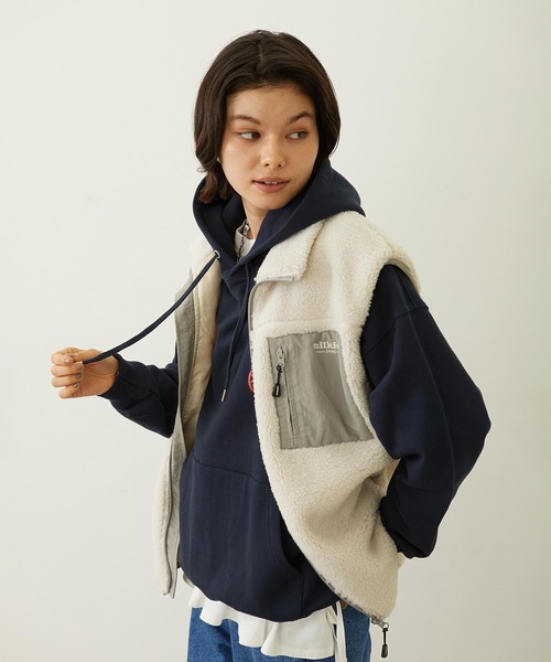 MILKFED.（ミルクフェド）の「LOGO BOA VEST（ベスト・レディース・オフホワイト/ブルー/ブラック・ONE SIZE）」の6枚目の写真