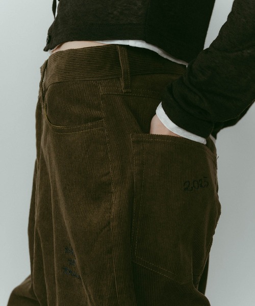 Knuth Marf(クヌースマーフ)の「【Knuth Marf】クヌースマーフ embroidered corduroy pants コーデュロイ刺繍 ワイドパンツ(その他パンツ・レディース・カーキ/アイボリー/ネイビー・M/S/XS)」の15枚目の写真